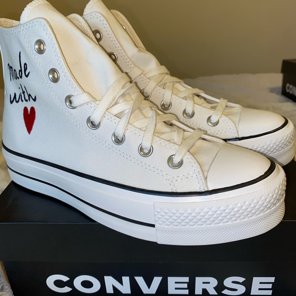 ♥️ CONVERSE PLATFORM “MADE WITH LOVE” HIGH TOPS ♥️ - Picture 5 of 8
